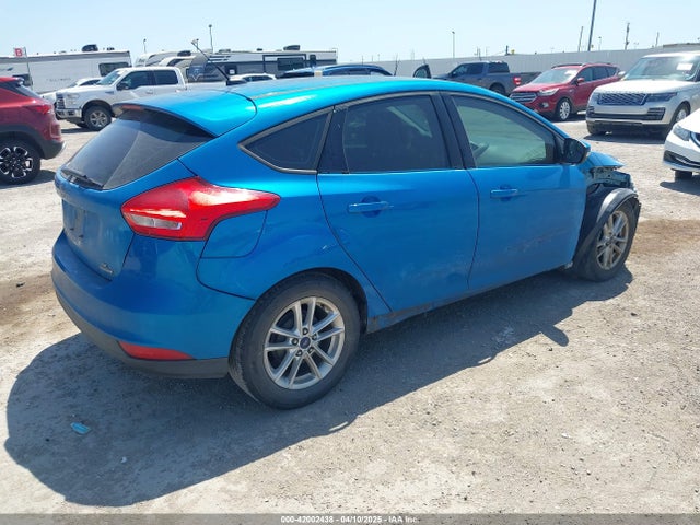 1FADP3K21FL318008 Ford FOCUS SE