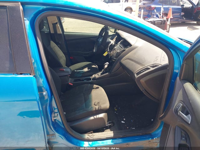 1FADP3K21FL318008 Ford FOCUS SE