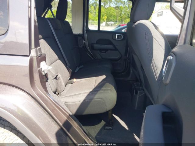 1C4HJXEN2NW194502 Jeep Wrangler Unlimited Sahara 4x4