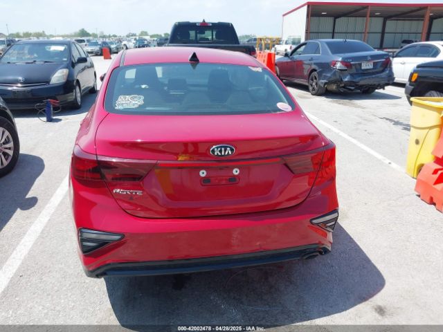 3KPF24AD8ME324601 KIA Forte Lxs