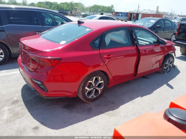 3KPF24AD8ME324601 KIA Forte Lxs
