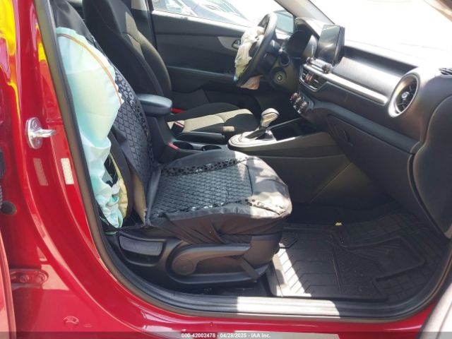 3KPF24AD8ME324601 KIA Forte Lxs