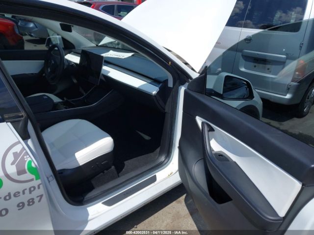 2020 TESLA MODEL Y 5YJYGDEF8LF025673 Photo 4