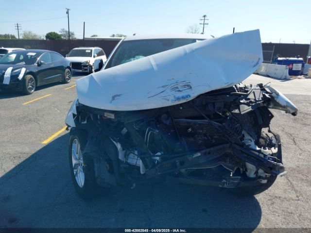 1C4RJEAGXJC260645 Jeep Grand Cherokee Laredo E 4x2