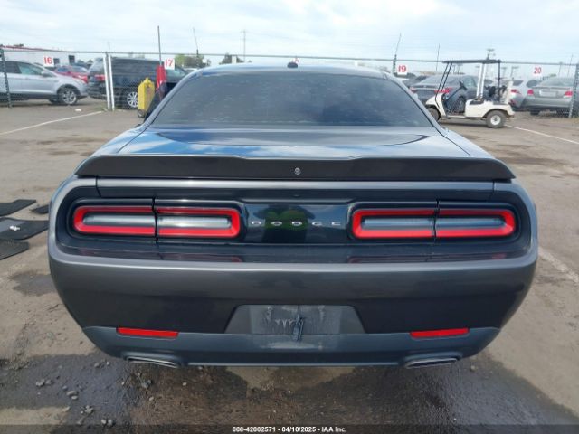 2C3CDZAG8KH666463 Dodge Challenger Sxt