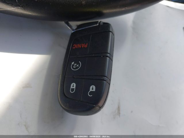 3C4NJCBB0JT233741 Jeep Compass Latitude Fwd