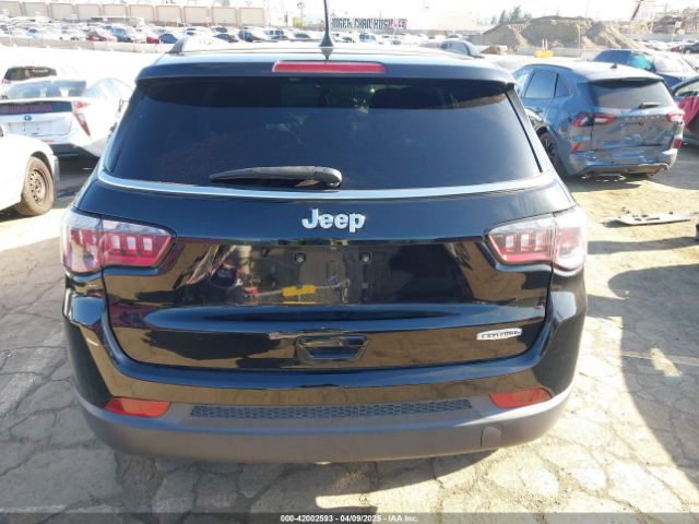 3C4NJCBB0JT233741 Jeep Compass Latitude Fwd