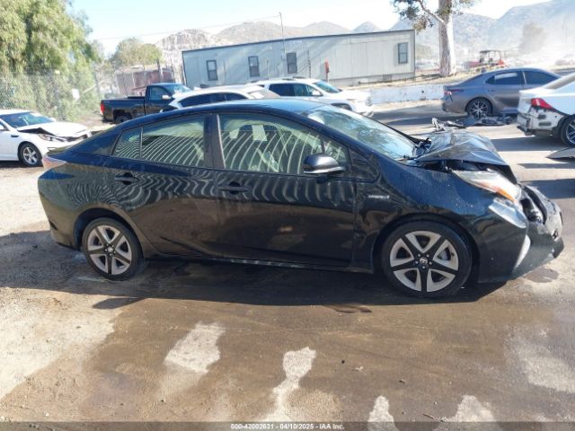 JTDKARFU6G3000372 Toyota Prius Three Touring