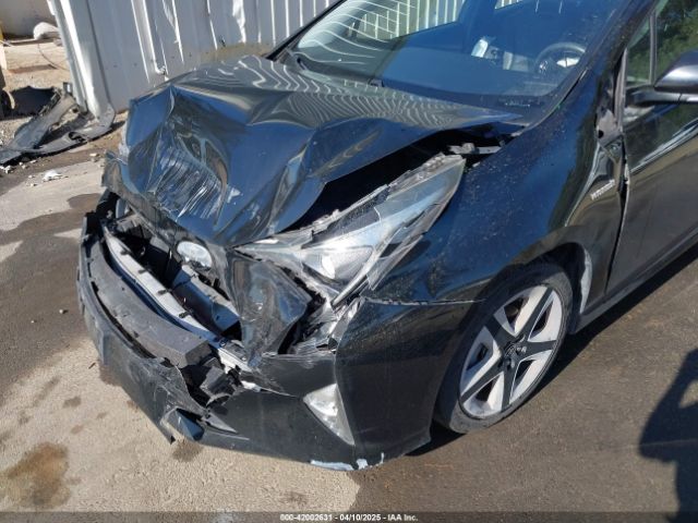 JTDKARFU6G3000372 Toyota Prius Three Touring