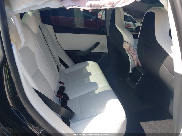 2025 TESLA MODEL 3 5YJ3E1ET0SF933067 Photo 7