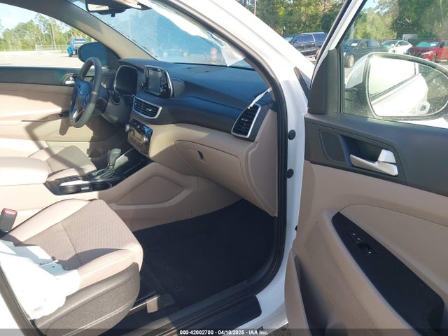 KM8J33AL4KU991829 Hyundai TUCSON SEL
