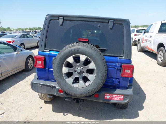 1C4HJXEN4JW321227 Jeep Wrangler Unlimited Sahara 4x4