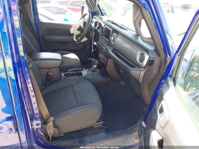 1C4HJXEN4JW321227 Jeep Wrangler Unlimited Sahara 4x4