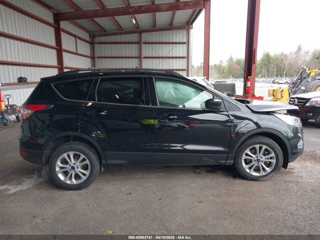 1FMCU9G96HUA98235 Ford ESCAPE SE