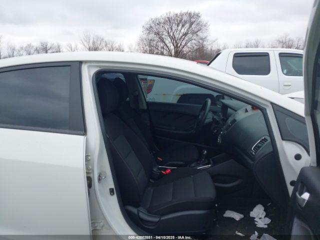 3KPFK4A78JE189304 KIA FORTE LX