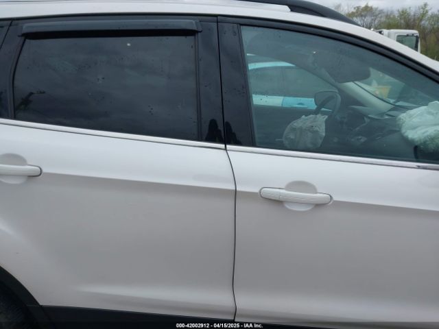 1FMCU9GDXHUB98553 Ford ESCAPE SE