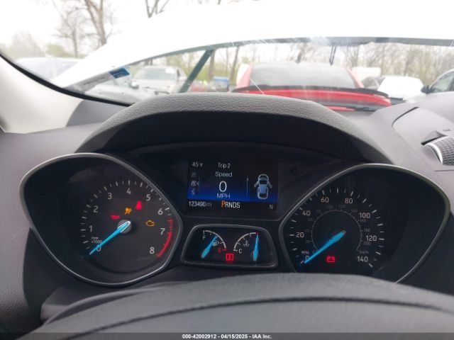 1FMCU9GDXHUB98553 Ford ESCAPE SE