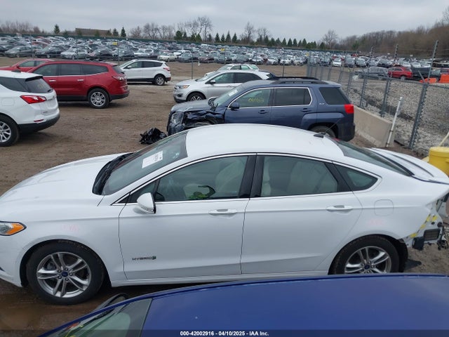 3FA6P0RU0GR397687 Ford Fusion Hybrid Titanium
