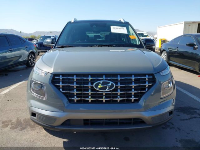 KMHRC8A3XNU182050 Hyundai Venue Limited