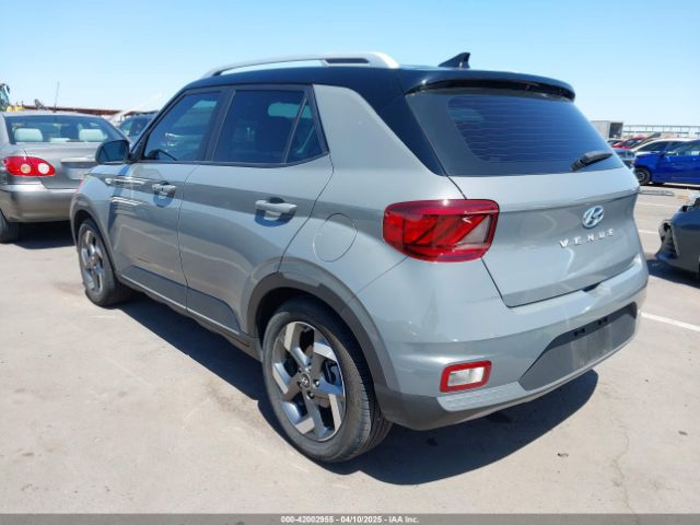 KMHRC8A3XNU182050 Hyundai Venue Limited