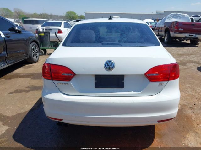 3VWD17AJ5EM267330 Volkswagen Jetta 1.8t Se
