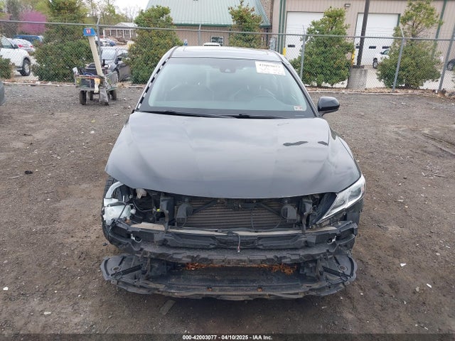 4T1B11HK8JU519613 Toyota CAMRY SE