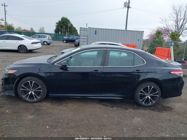 4T1B11HK8JU519613 Toyota CAMRY SE