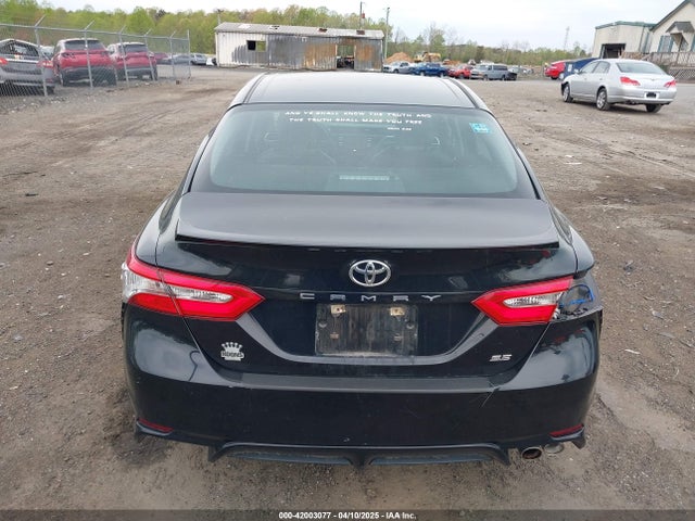 4T1B11HK8JU519613 Toyota CAMRY SE