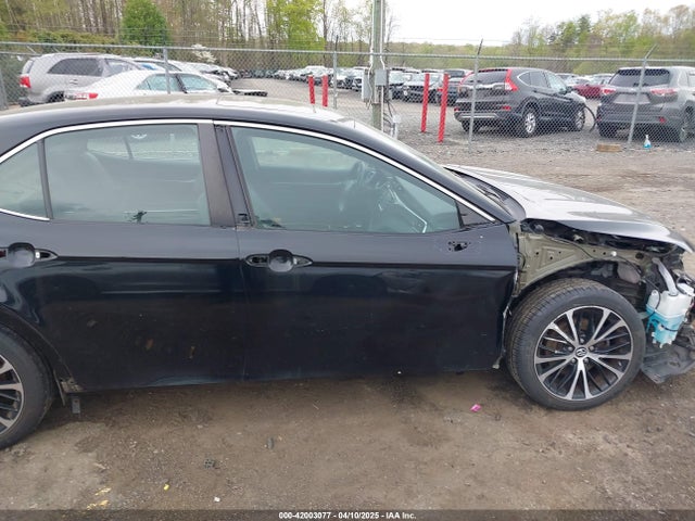 4T1B11HK8JU519613 Toyota CAMRY SE