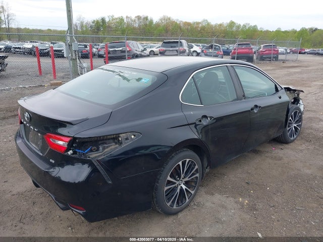 4T1B11HK8JU519613 Toyota CAMRY SE