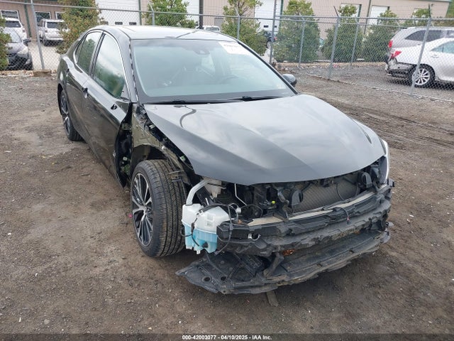 4T1B11HK8JU519613 Toyota CAMRY SE