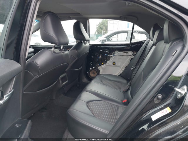 4T1B11HK8JU519613 Toyota CAMRY SE