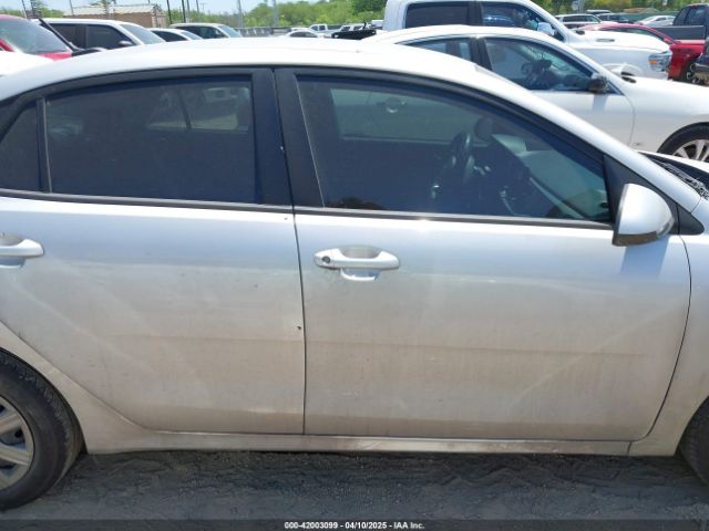 3KPA24AD6PE600384 KIA RIO LX
