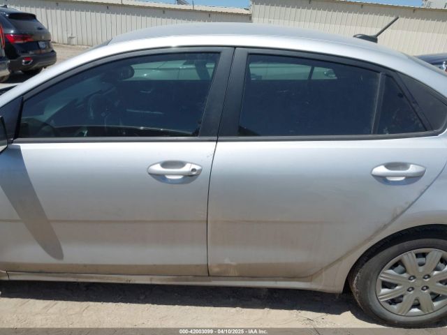 3KPA24AD6PE600384 KIA RIO LX