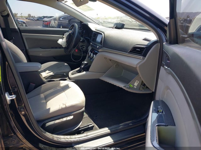 KMHD84LF4KU742734 Hyundai ELANTRA SEL