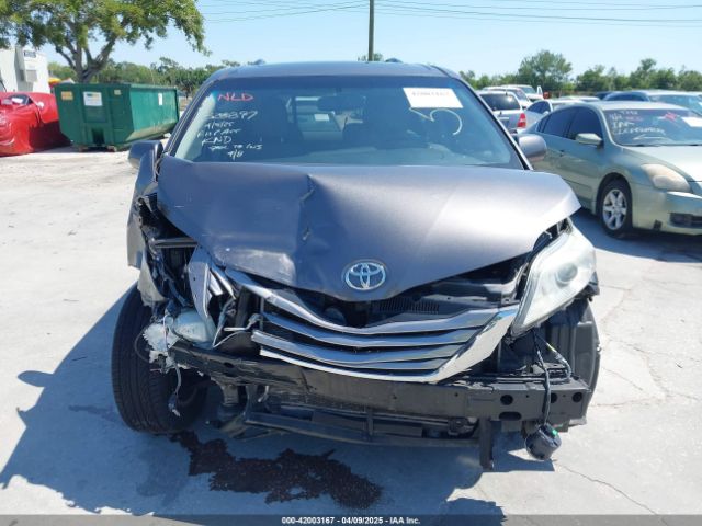 5TDYZ3DC4HS856263 Toyota Sienna Xle 8 Passenger