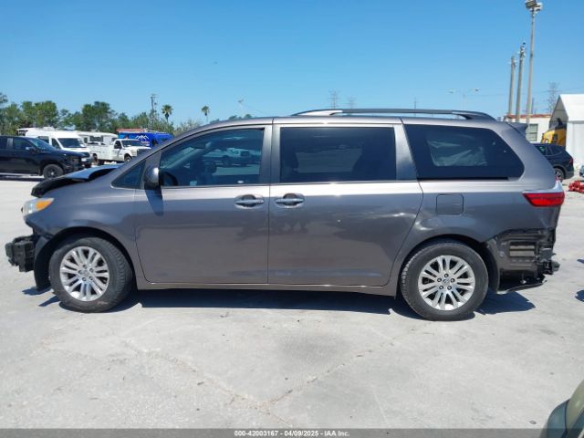 5TDYZ3DC4HS856263 Toyota Sienna Xle 8 Passenger