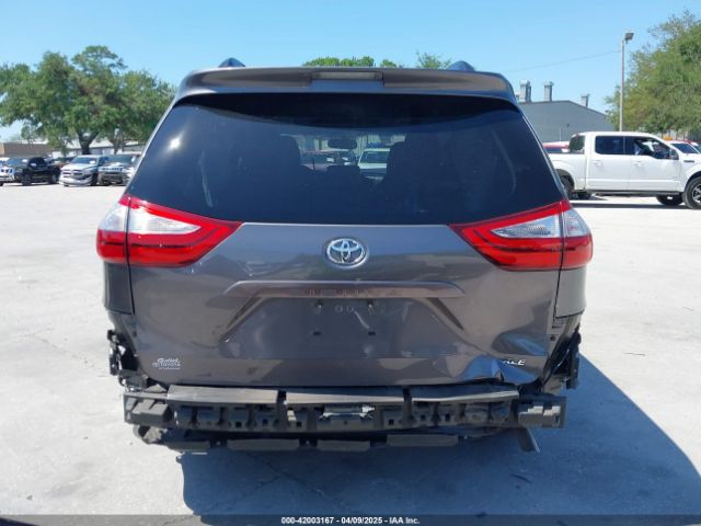 5TDYZ3DC4HS856263 Toyota Sienna Xle 8 Passenger