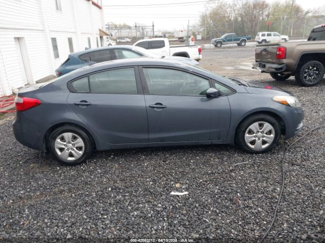 KNAFK4A69G5560835 KIA FORTE LX
