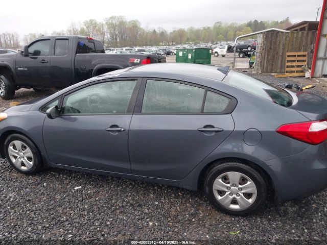 KNAFK4A69G5560835 KIA FORTE LX