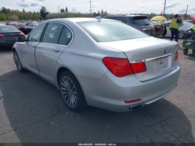 2011 BMW 740I WBAKA4C53BC612440 Photo 2