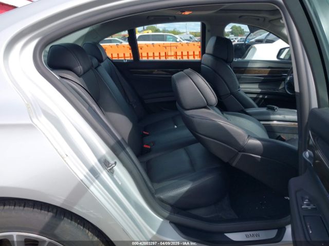 2011 BMW 740I WBAKA4C53BC612440 Photo 7