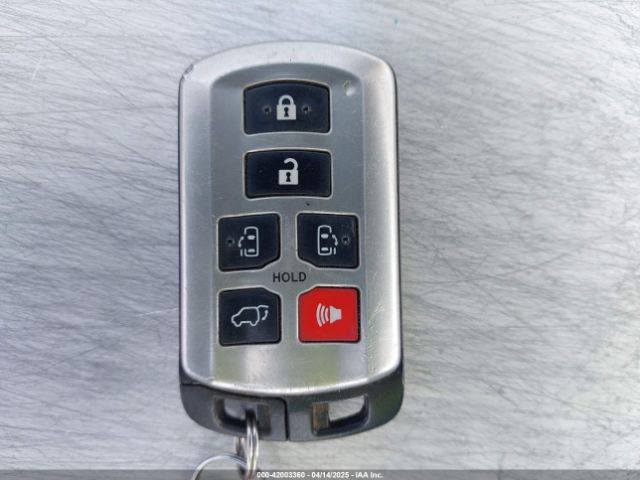 5TDYK3DC7ES461445 Toyota Sienna Xle V6 8 Passenger