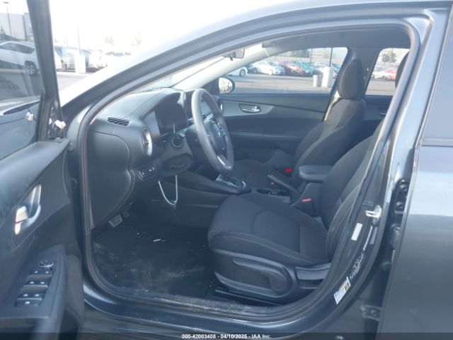 3KPF24AD4ME399523 KIA Forte Lxs