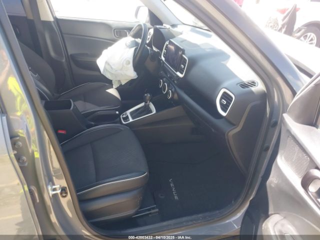 KMHRC8A34NU193027 Hyundai Venue Limited