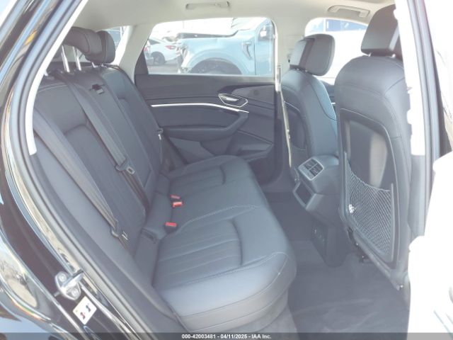 2024 AUDI Q8 E-TRON WA15AAGE5RB058692 Photo 7
