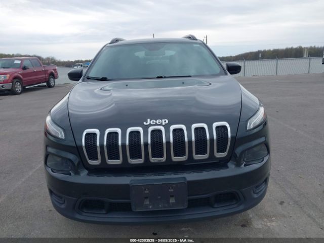 1C4PJMAB9GW325031 Jeep Cherokee Sport