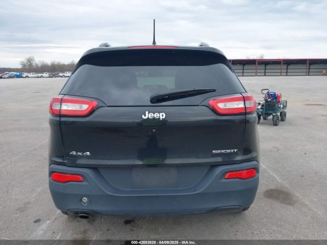 1C4PJMAB9GW325031 Jeep Cherokee Sport