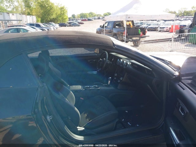 1FATP8EM6F5427266 Ford Mustang V6