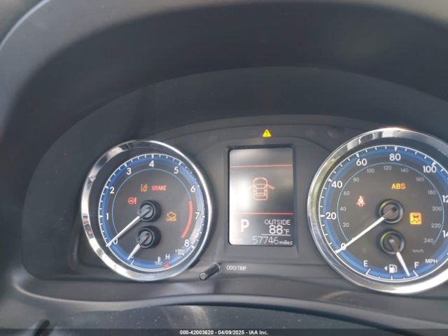 5YFBURHE4HP587239 Toyota COROLLA LE